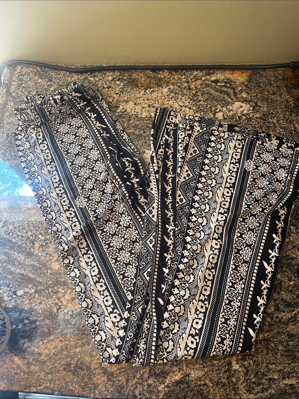 Love Tree Black and White Printed Wide-Leg Pants